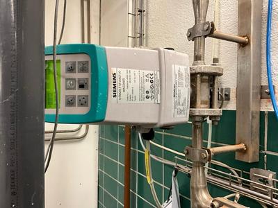 Overview picture of 2008 Simens MAG 5000 Flowmeter (2x)